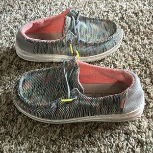 Girls size 3 hey dudes